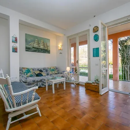 Sleeps 4 Pool *