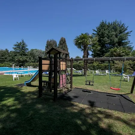 Sleeps 4 Pool *