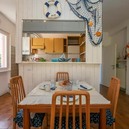 Apartman Sleeps 4 Pool